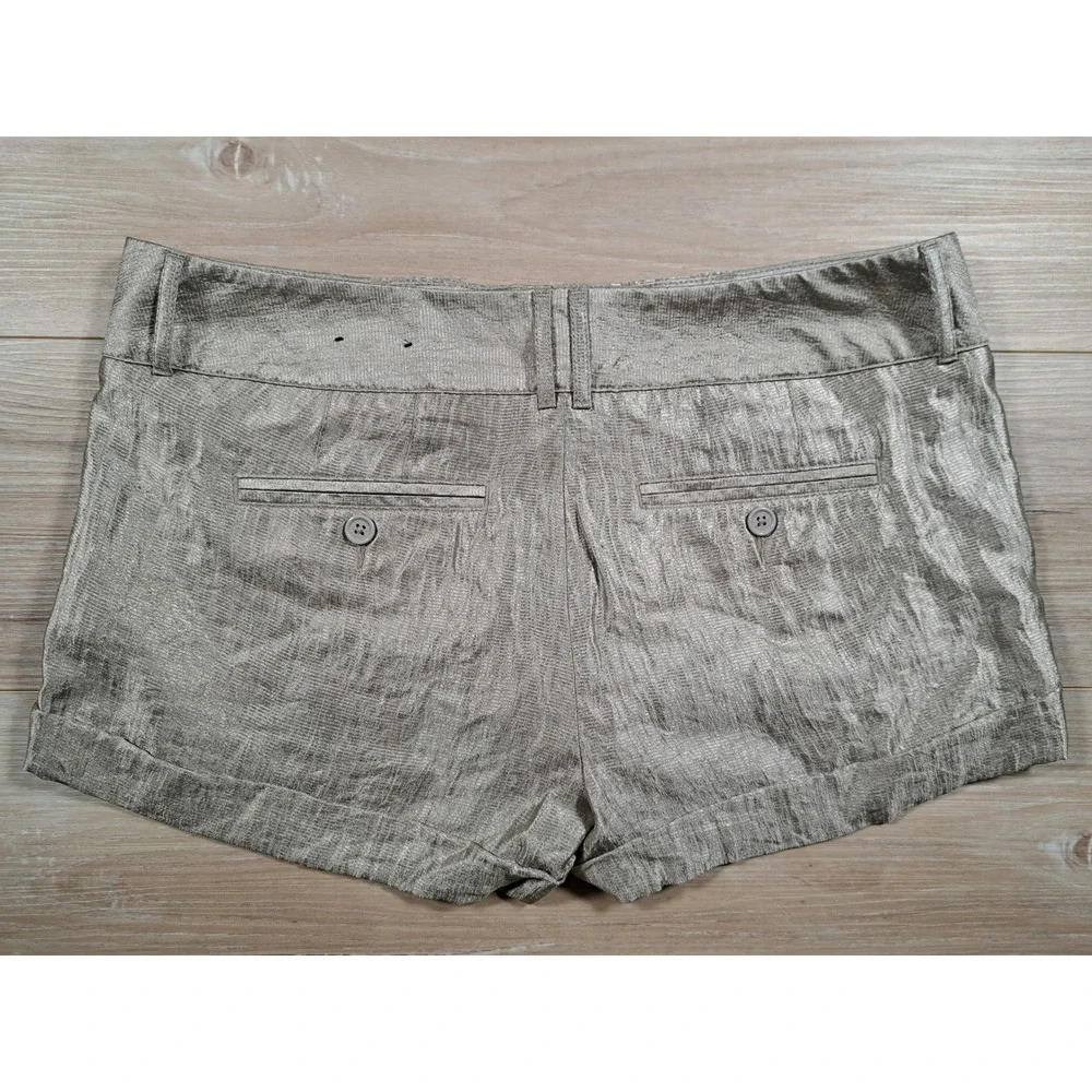 Express Womens Metallic Champagne Pleated Cuffed Dress Shorts Gold Size 10 - Picture 2 of 9